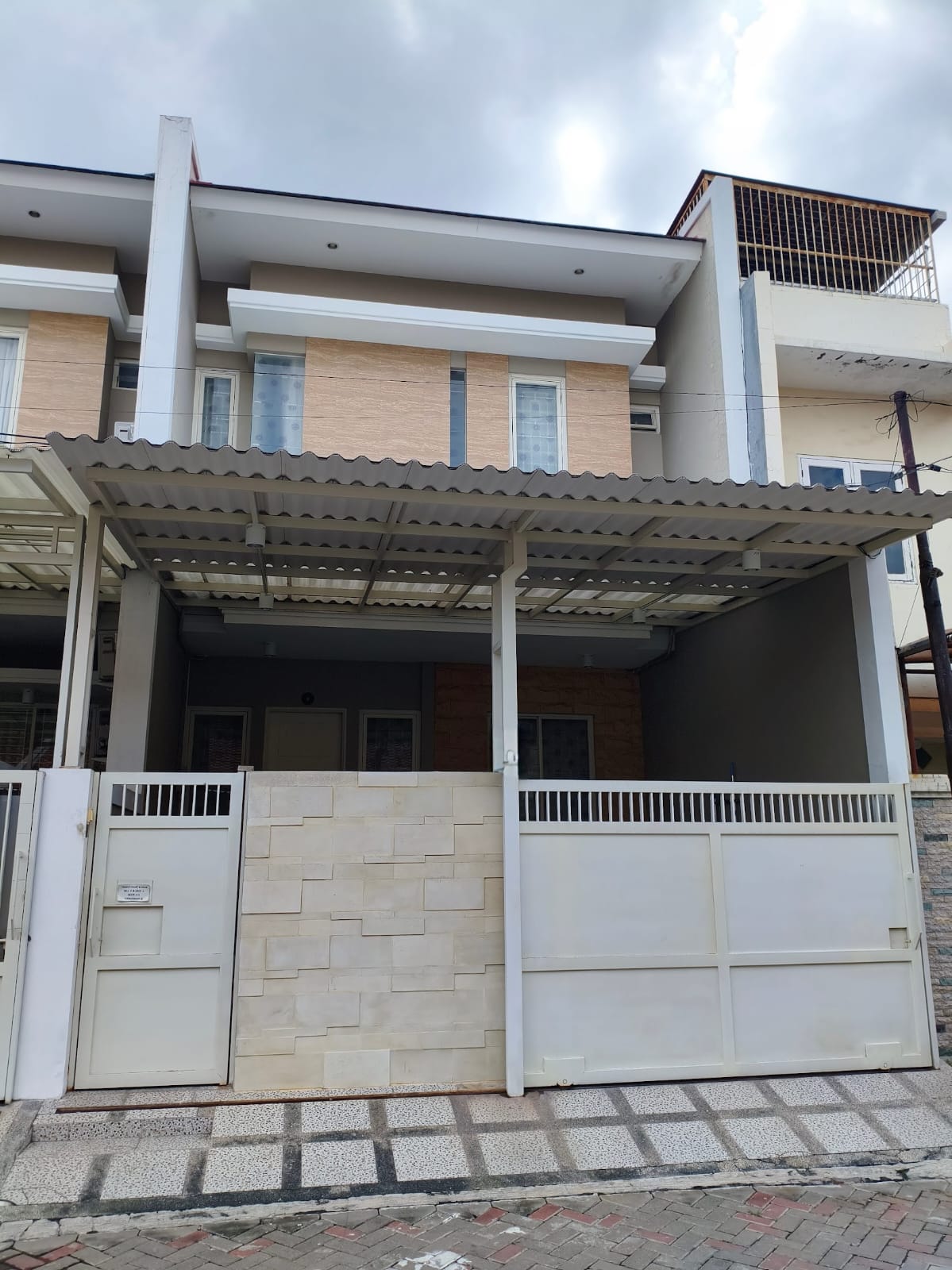Rumah Mulyosari Mas Minimalis Bangunan Baru Semi Furnished