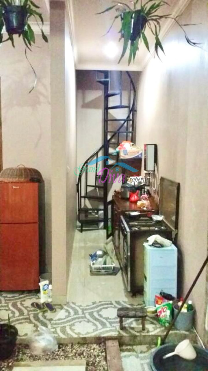 RUMAH DI JALAN Dr. RATNA PERUMAHAN TAMAN PERMATA CIKUNIR