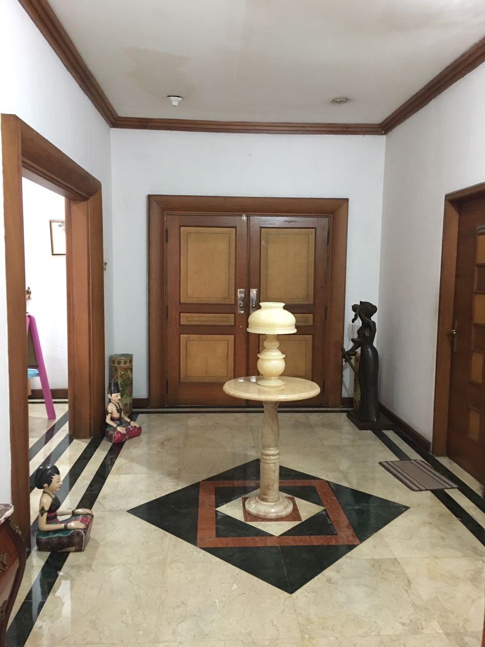 Jual rumah mewah dan nyaman di Petajen Raya 69, Pasar Minggu