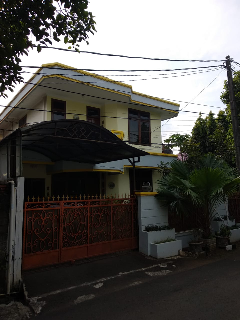 Jual rumah nyaman dalam komplek siap huni di Bumi Harapan Permai