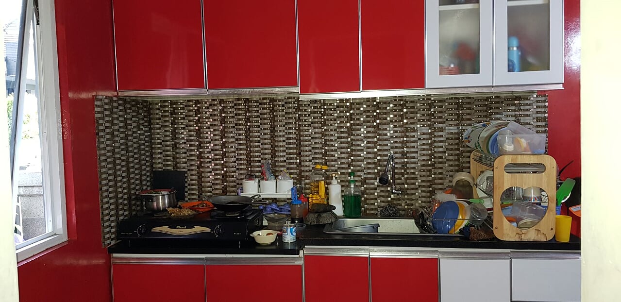 Rumah 2 lantai Huk Second dalam perumahan di Tipar Depok