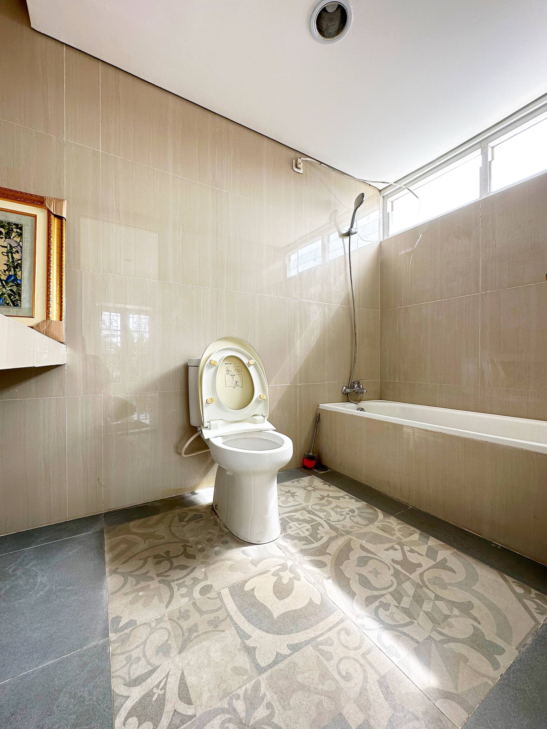 Rumah second posisi hook di Jatirahayu Pondok Melati Bekasi