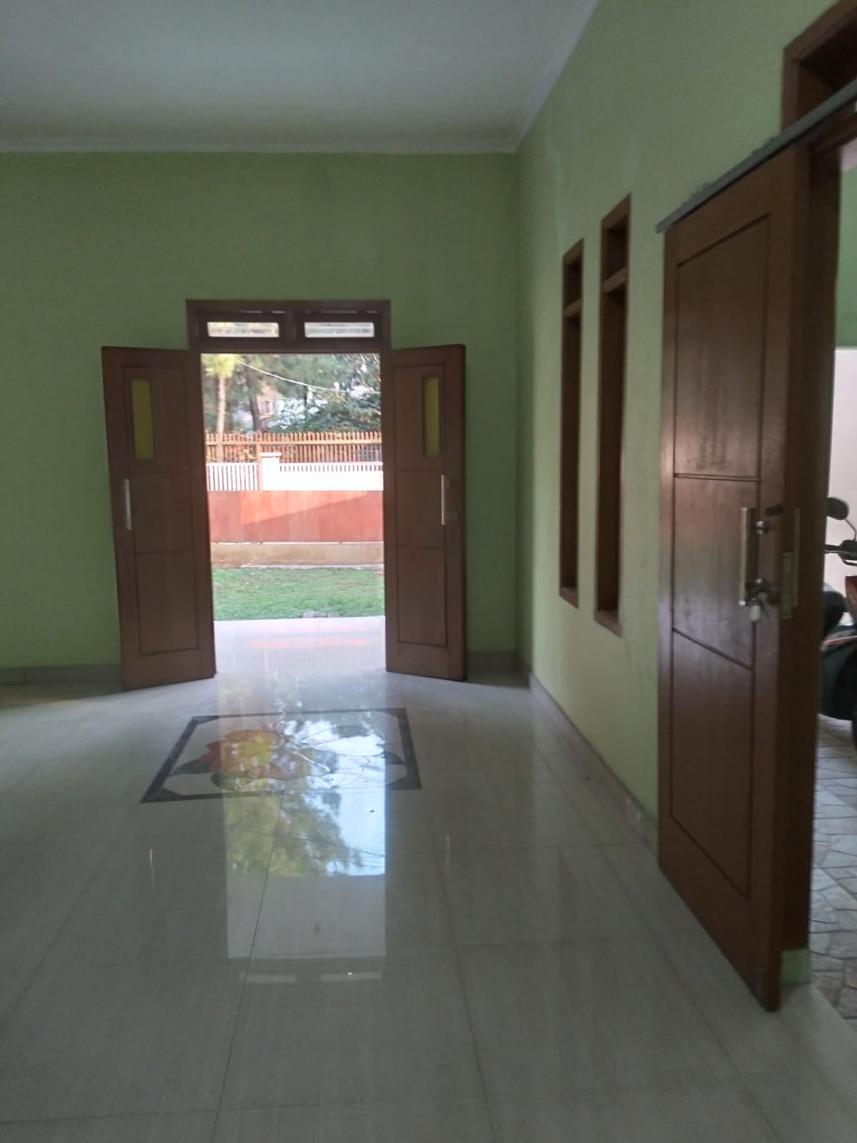 Rumah startegis dan Tanah 200 m2 dekat Grand Depok City