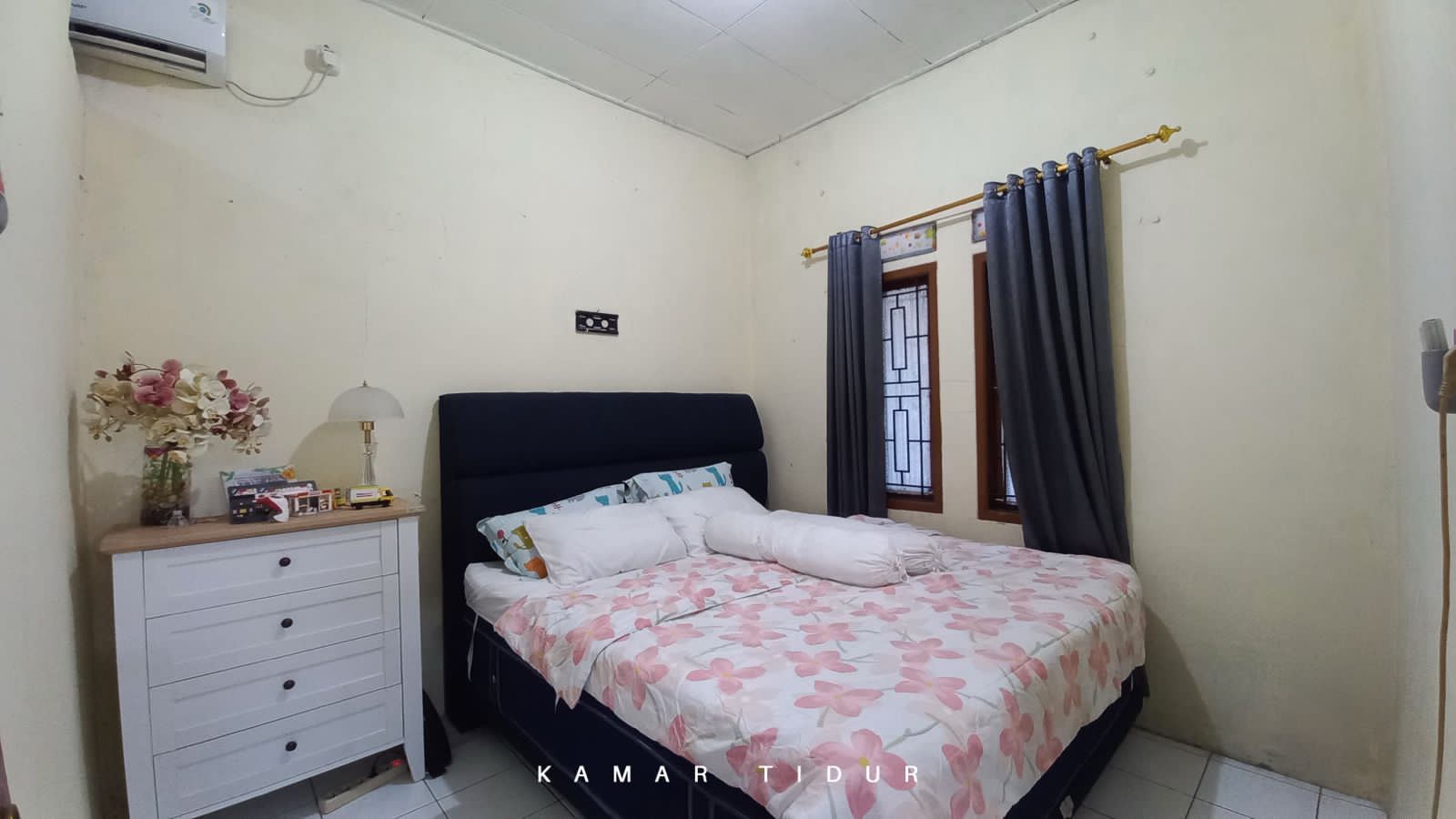 Rumah besar dan Tanah 542 m2 Jual Murah Pinggir Jalan Utama