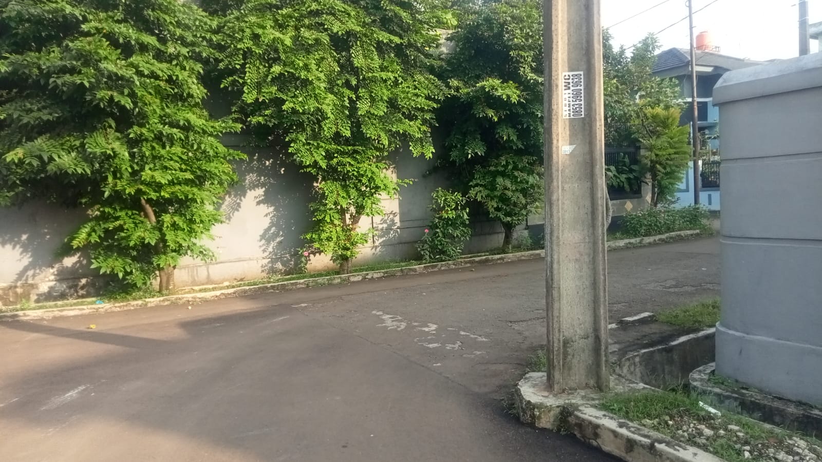 Rumah dan Tanah 327 m2 Secondary sekitar Tanah Baru Depok