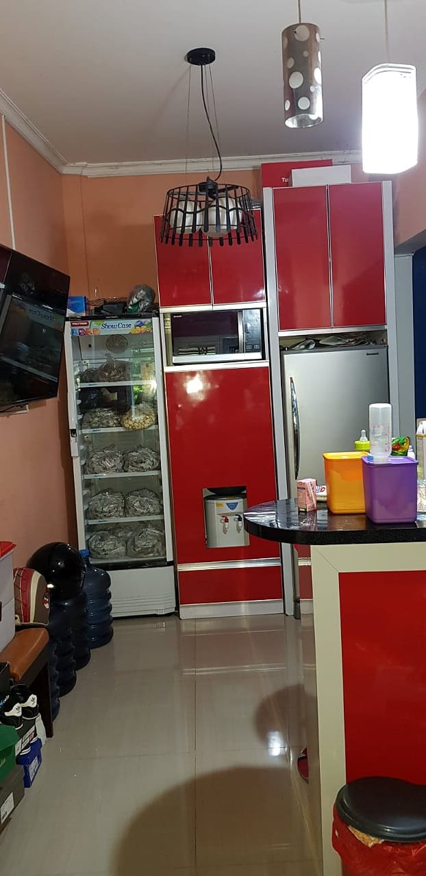 Rumah 2 lantai Huk Second dalam perumahan di Tipar Depok
