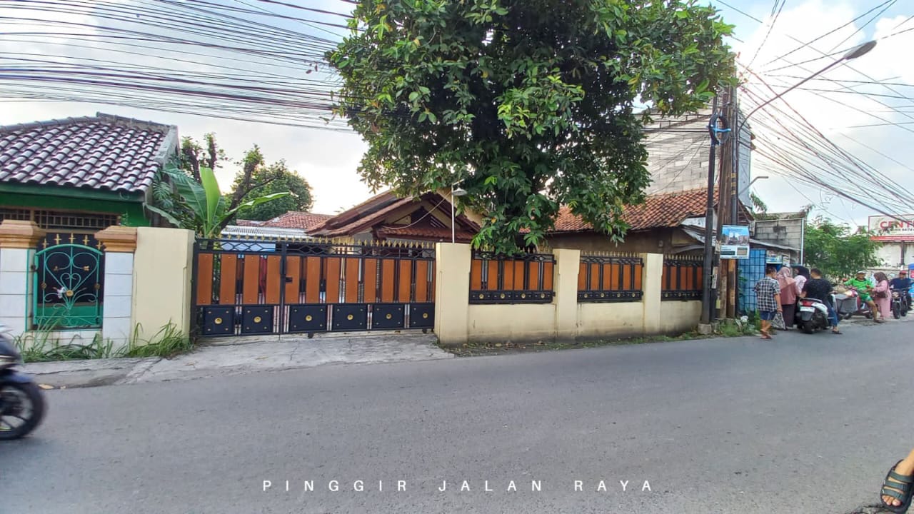 Rumah besar dan Tanah 542 m2 Jual Murah Pinggir Jalan Utama