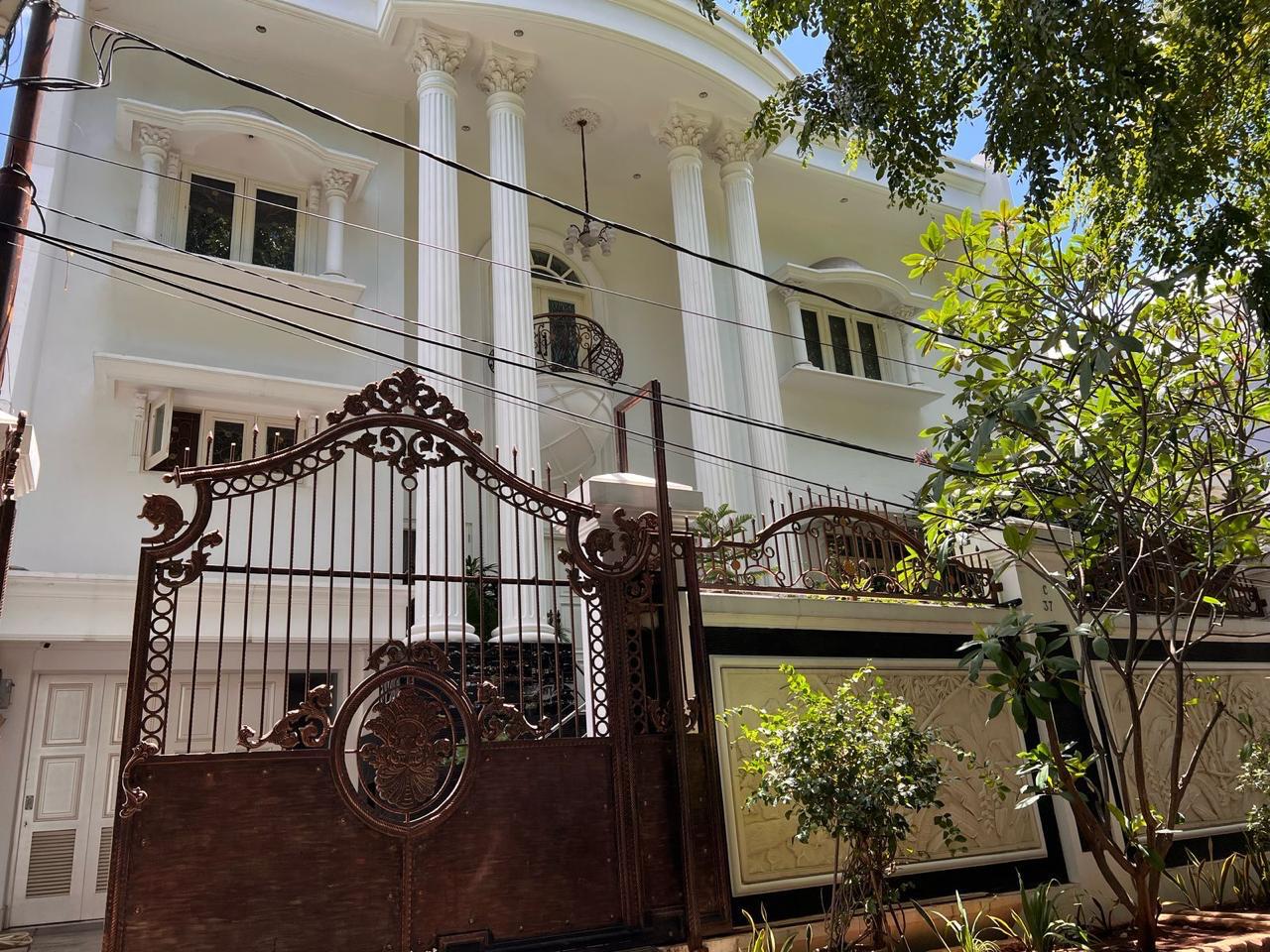 Jual rumah mewah dan strategis di Metro Indah 3, Papanggo, JakUt