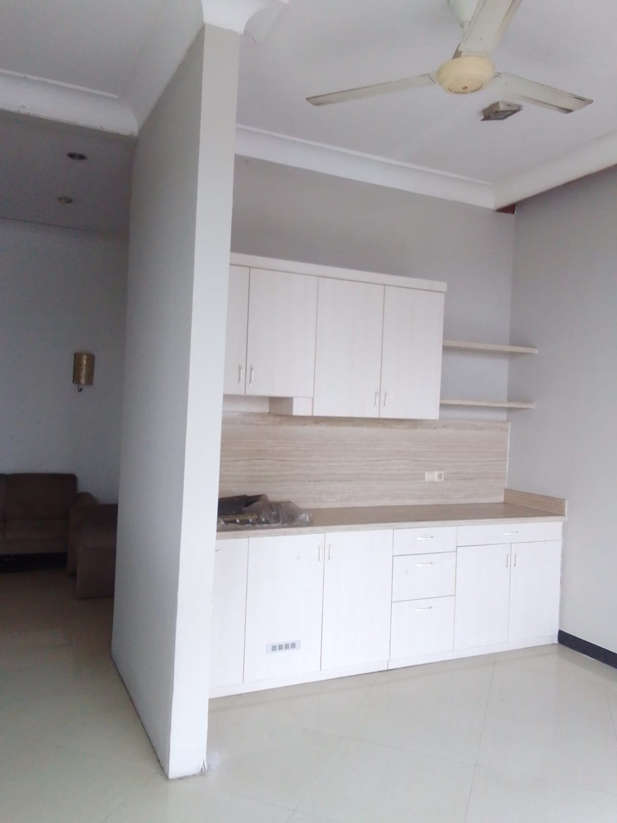 Jual rumah mewah di Manunggal, Meruya Selatan, Kembangan, JakBar