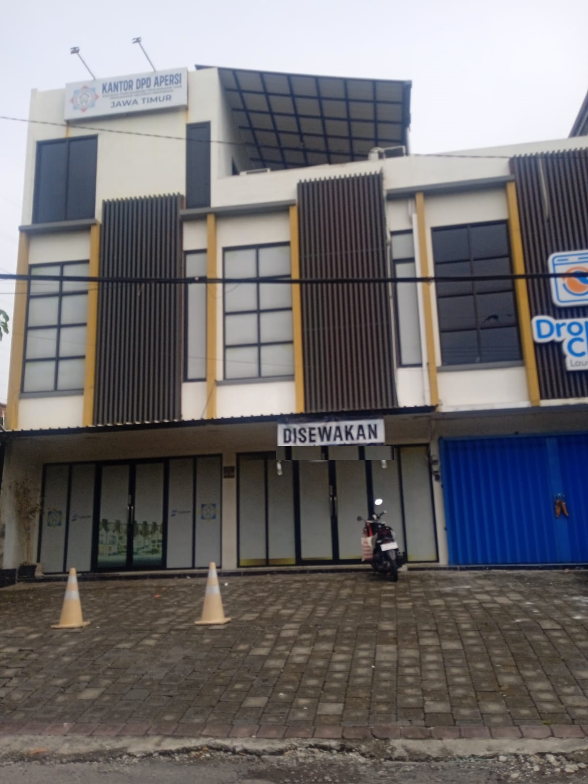 ruko disewakan royal dharmahusada surabaya