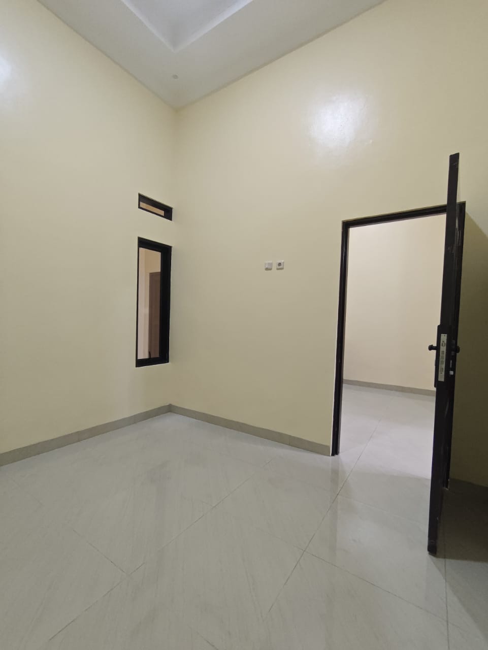 Dijual Rumah dengan Harga Murah Siap Huni di Harapan Indah Bekas