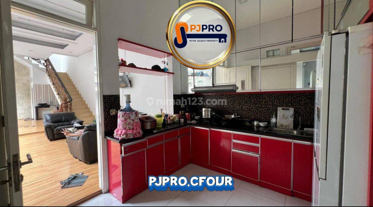 Dijual Rumah Mewah Private Kolam Renang di Duren Sawit