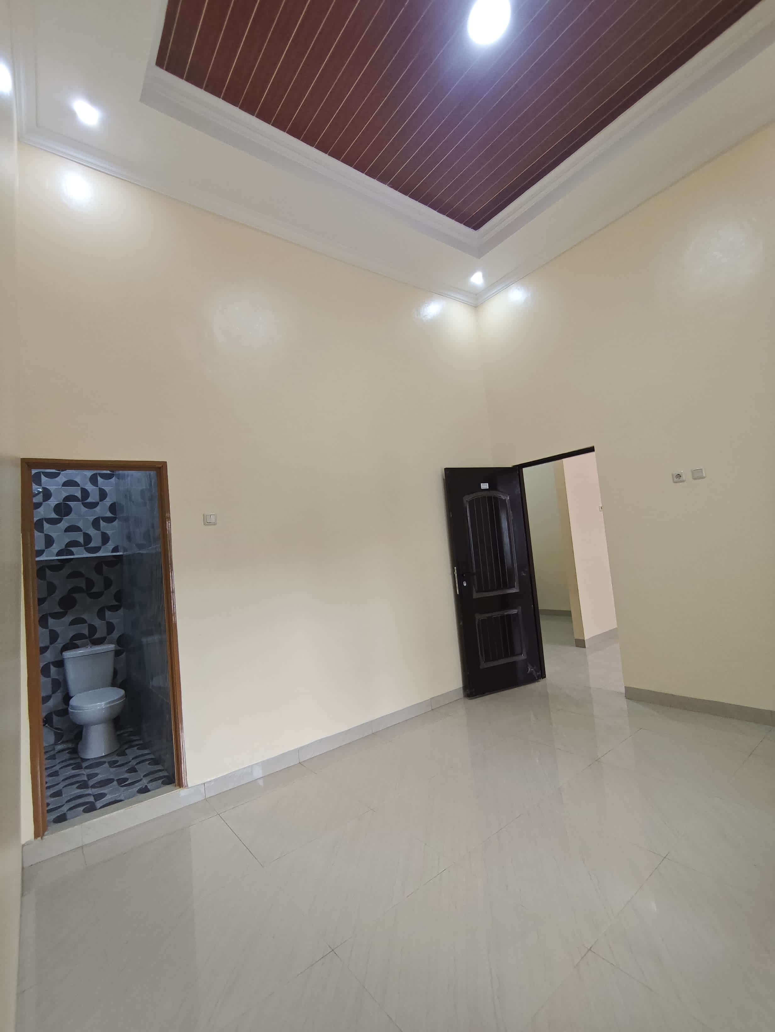 Dijual Rumah dengan Harga Murah Siap Huni di Harapan Indah Bekas