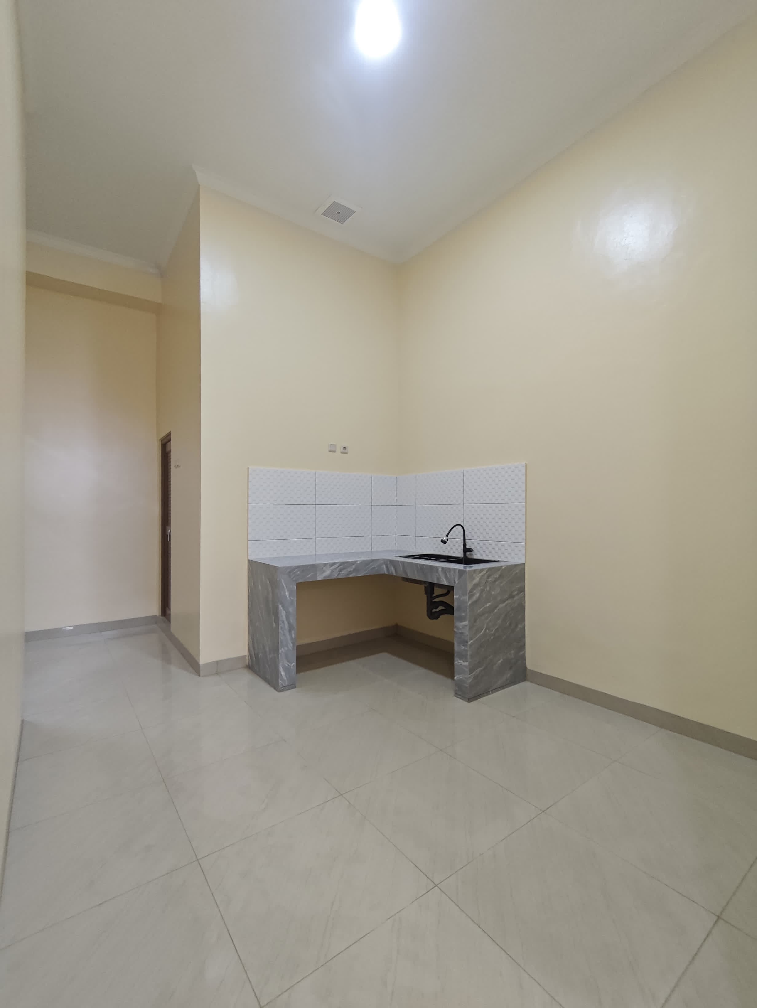 Dijual Rumah dengan Harga Murah Siap Huni di Harapan Indah Bekas