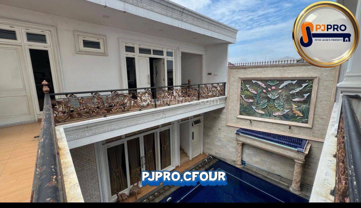 Dijual Rumah Mewah Private Kolam Renang di Duren Sawit