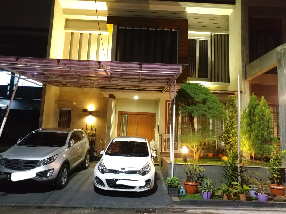 Jual rumah modern dengan lokasi strategis di Kencana Loka 2, BSD