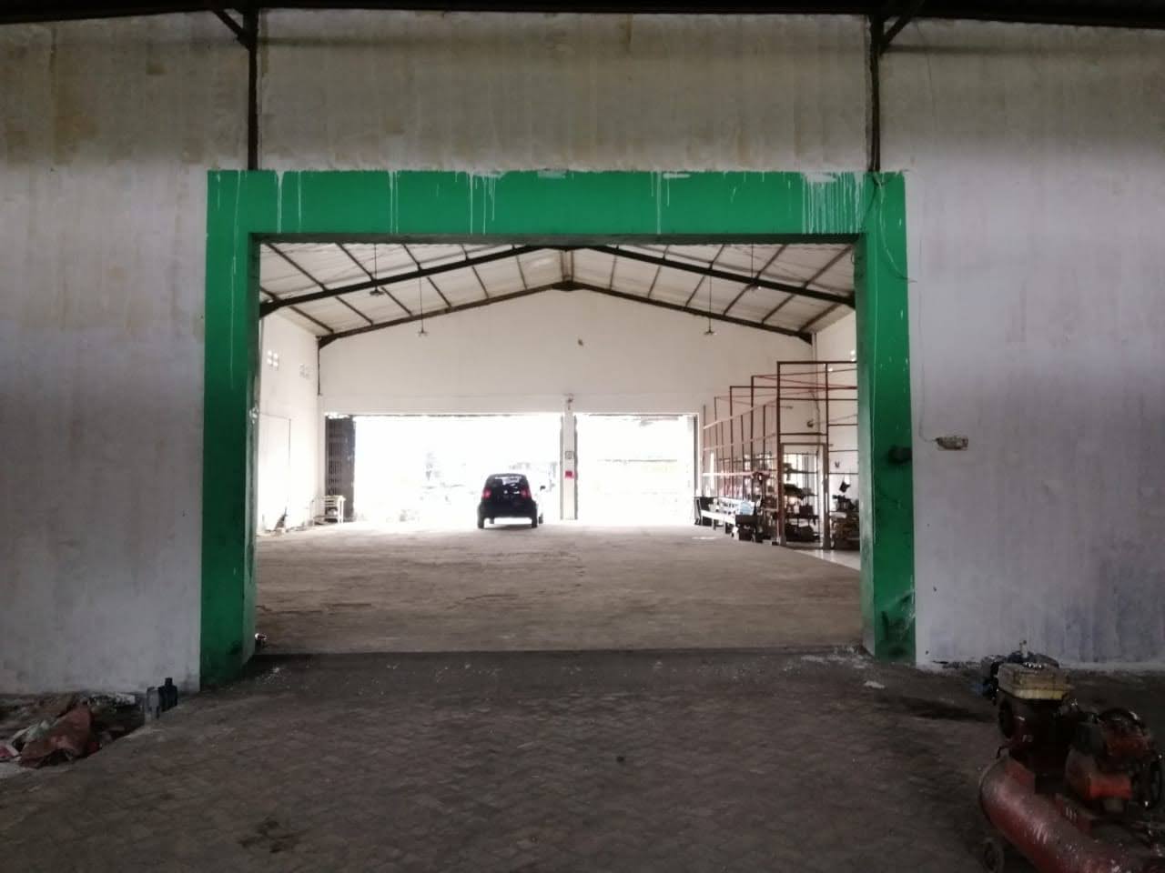 SEWA GUDANG RAYA KEPATIHAN, GRESIK nol jalan raya