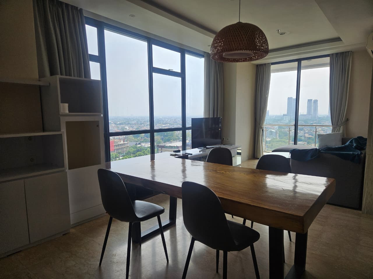Dijual Apartemen Veranda Residence Puri, Jl.Pesanggrahan, JakBar