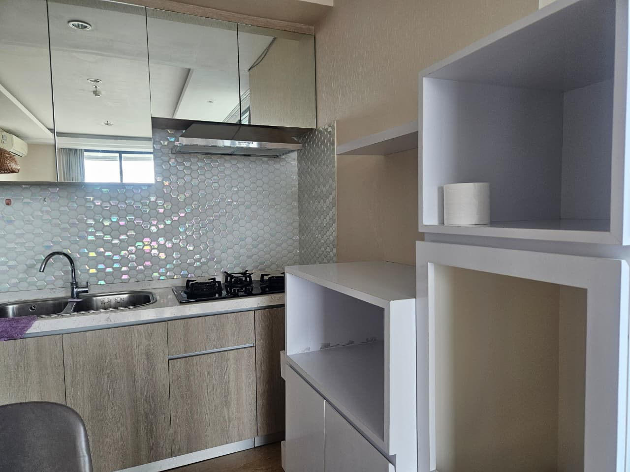 Dijual Apartemen Veranda Residence Puri, Jl.Pesanggrahan, JakBar