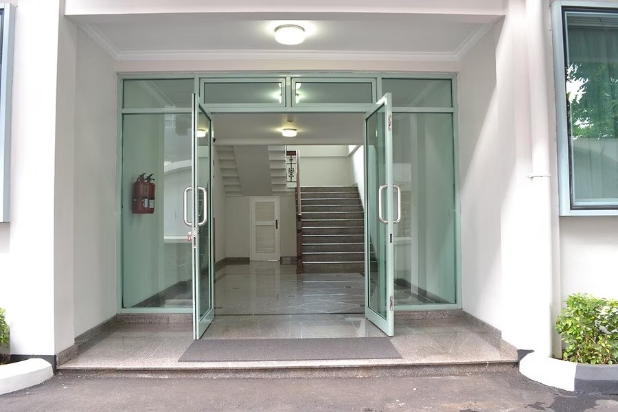 Jual rumah kost dan guest house luas mewah di Menteng, Jak Pus