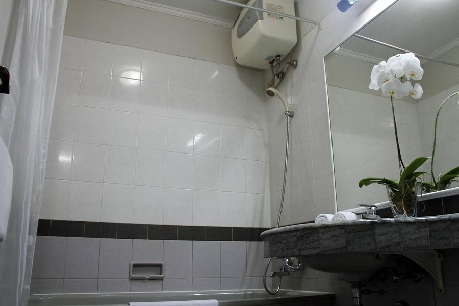 Jual rumah kost dan guest house luas mewah di Menteng, Jak Pus