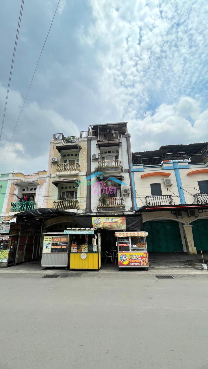 RUKO 3 SETENGAH LANTAI DI VILLA PEKAYON DEKAT GALAXY BEKASI