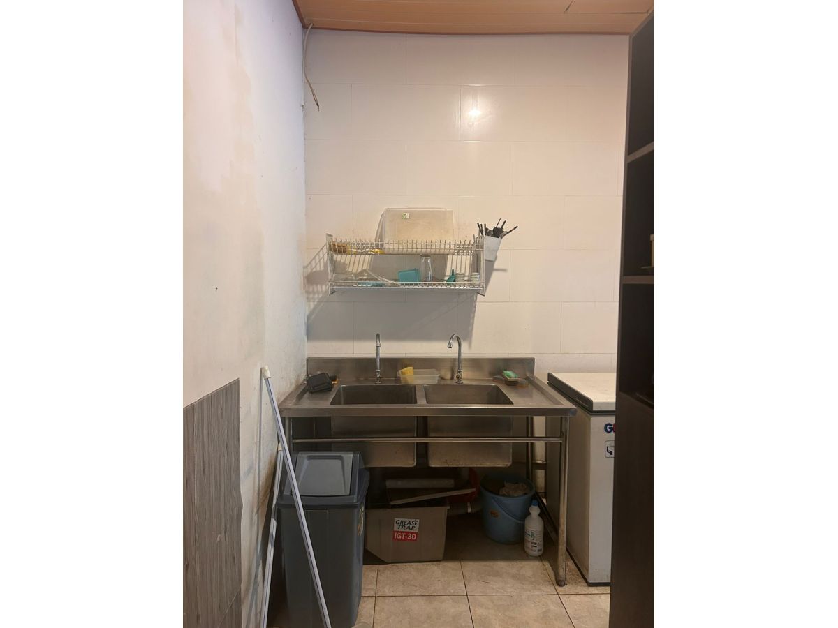 Disewakan Ruang Usaha Lokasi Strategis di Pejaten, Jakarta