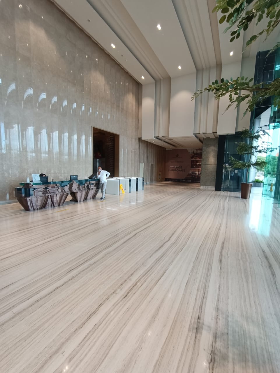 *Jual RUGI OFFICE TOWER CIPUTRA WORLD Lantai 22 Furnish Ciamik