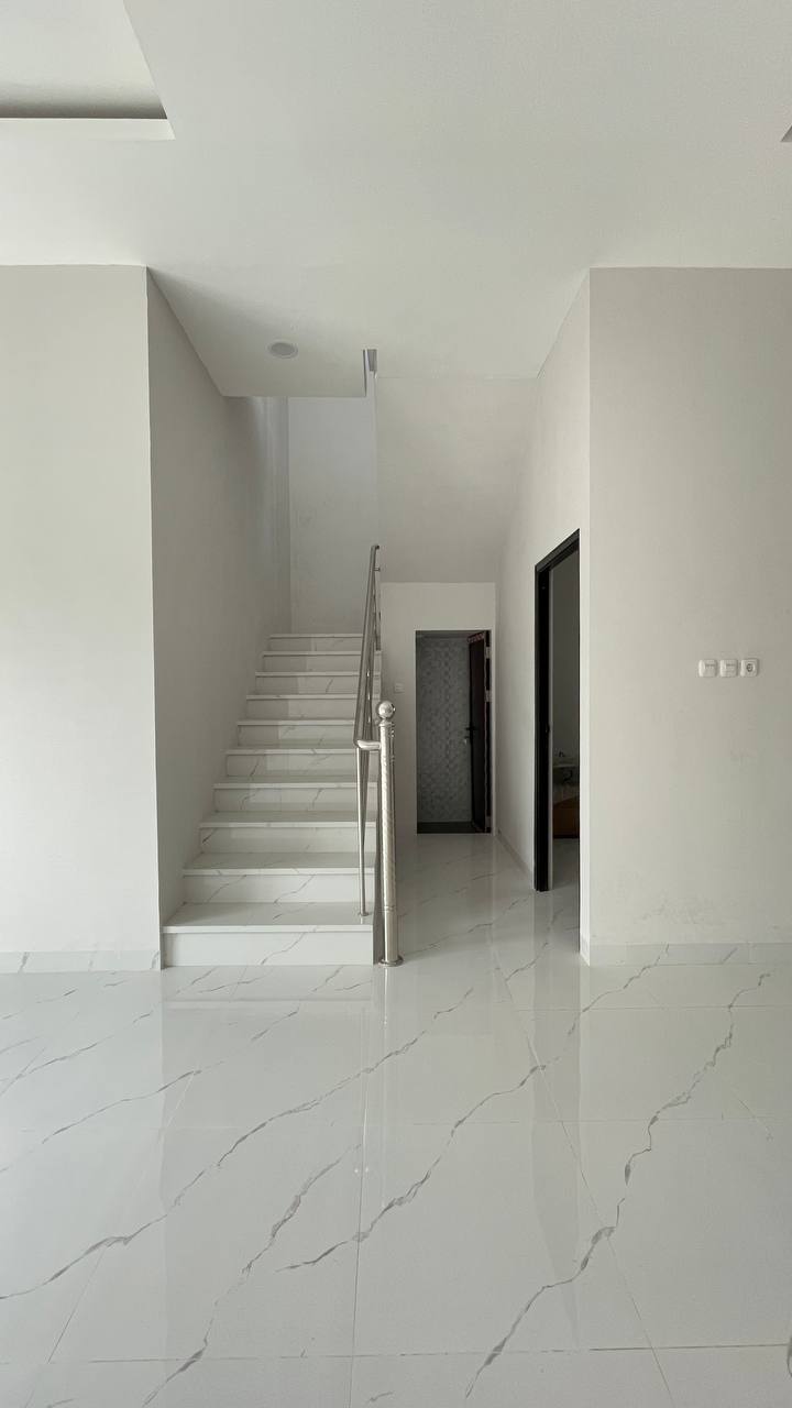 rumah ready 2 lantai dikawsan sm raja bajak 2H harga promo