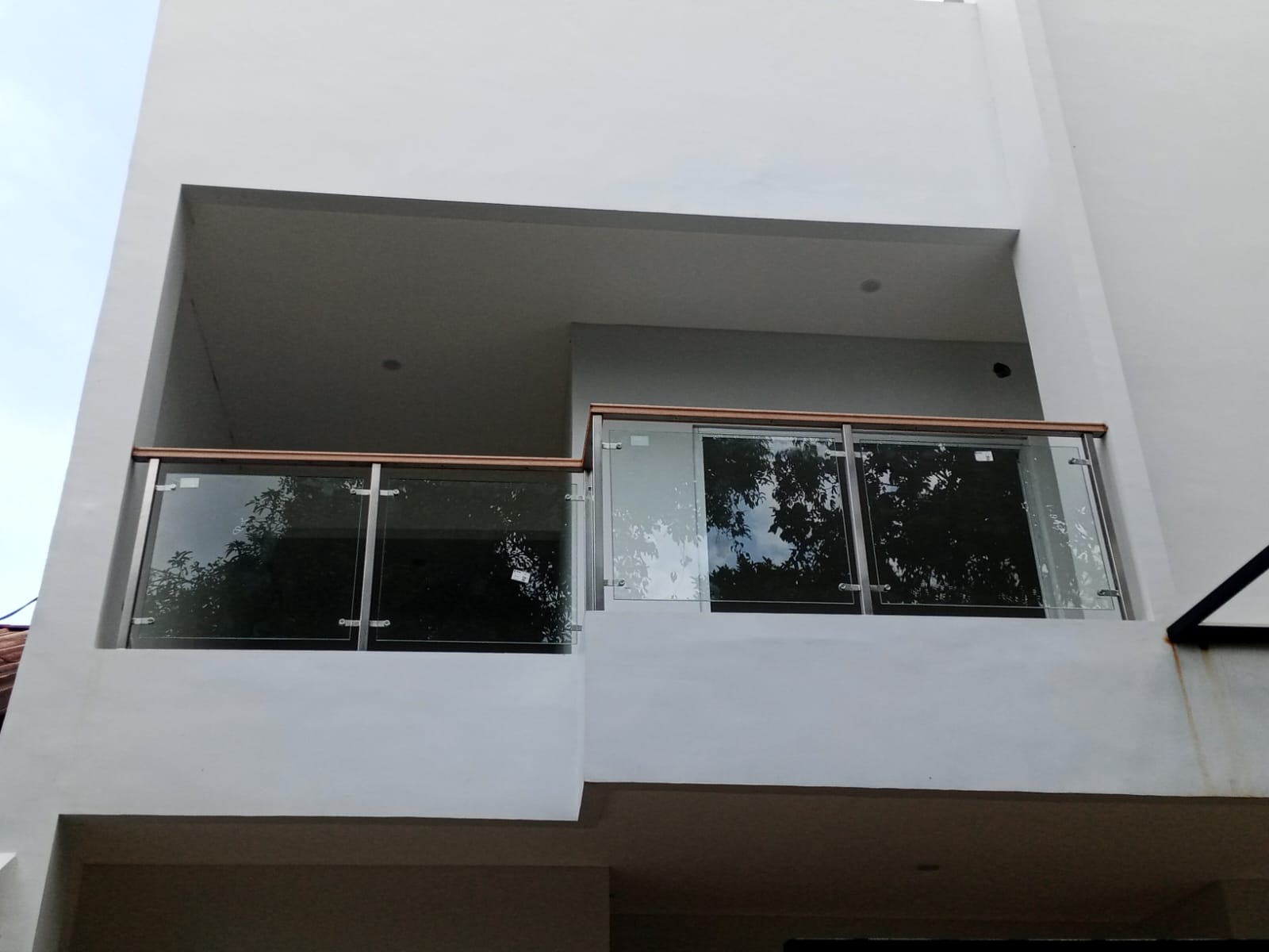 Jual rumah baru renov di Cipedak, Jagakarsa, Jakarta Selatan