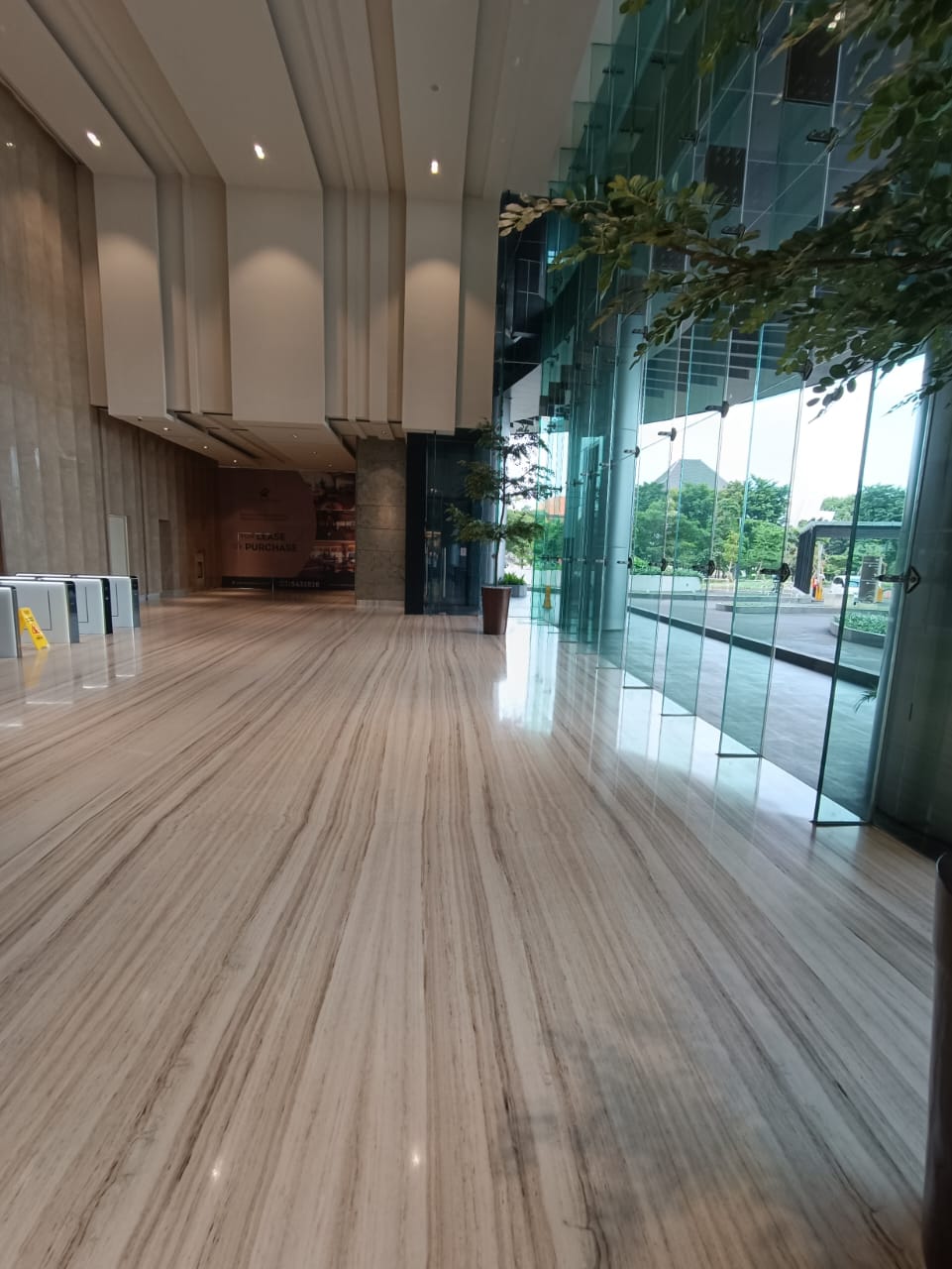 *Jual RUGI OFFICE TOWER CIPUTRA WORLD Lantai 22 Furnish Ciamik