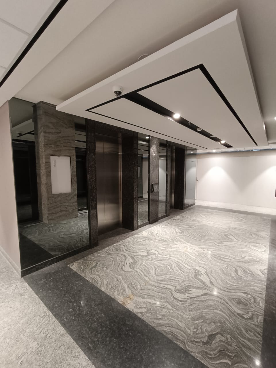 *Jual RUGI OFFICE TOWER CIPUTRA WORLD Lantai 22 Furnish Ciamik