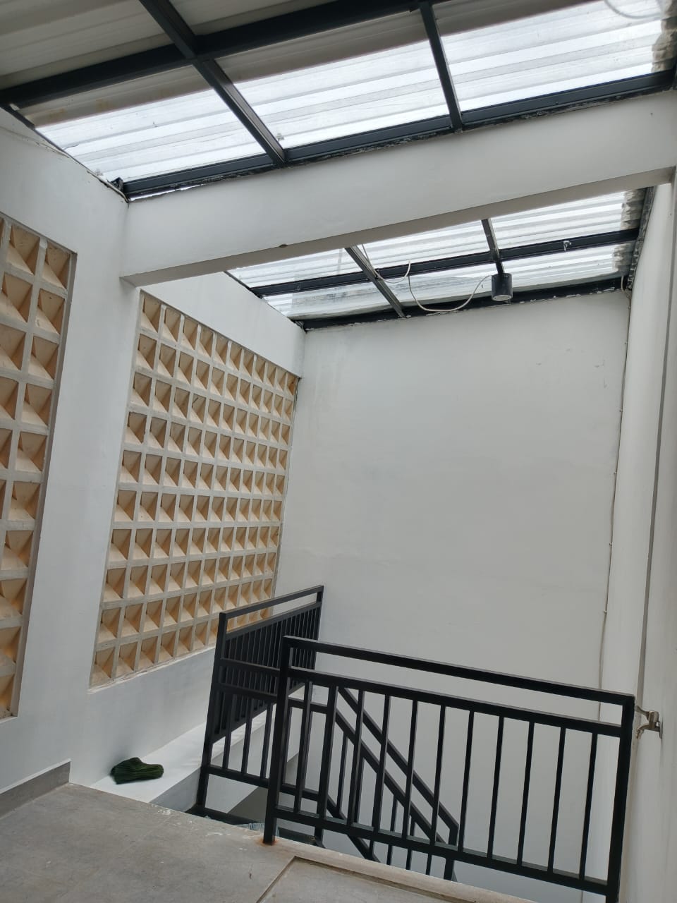 Jual rumah baru renov di Cipedak, Jagakarsa, Jakarta Selatan