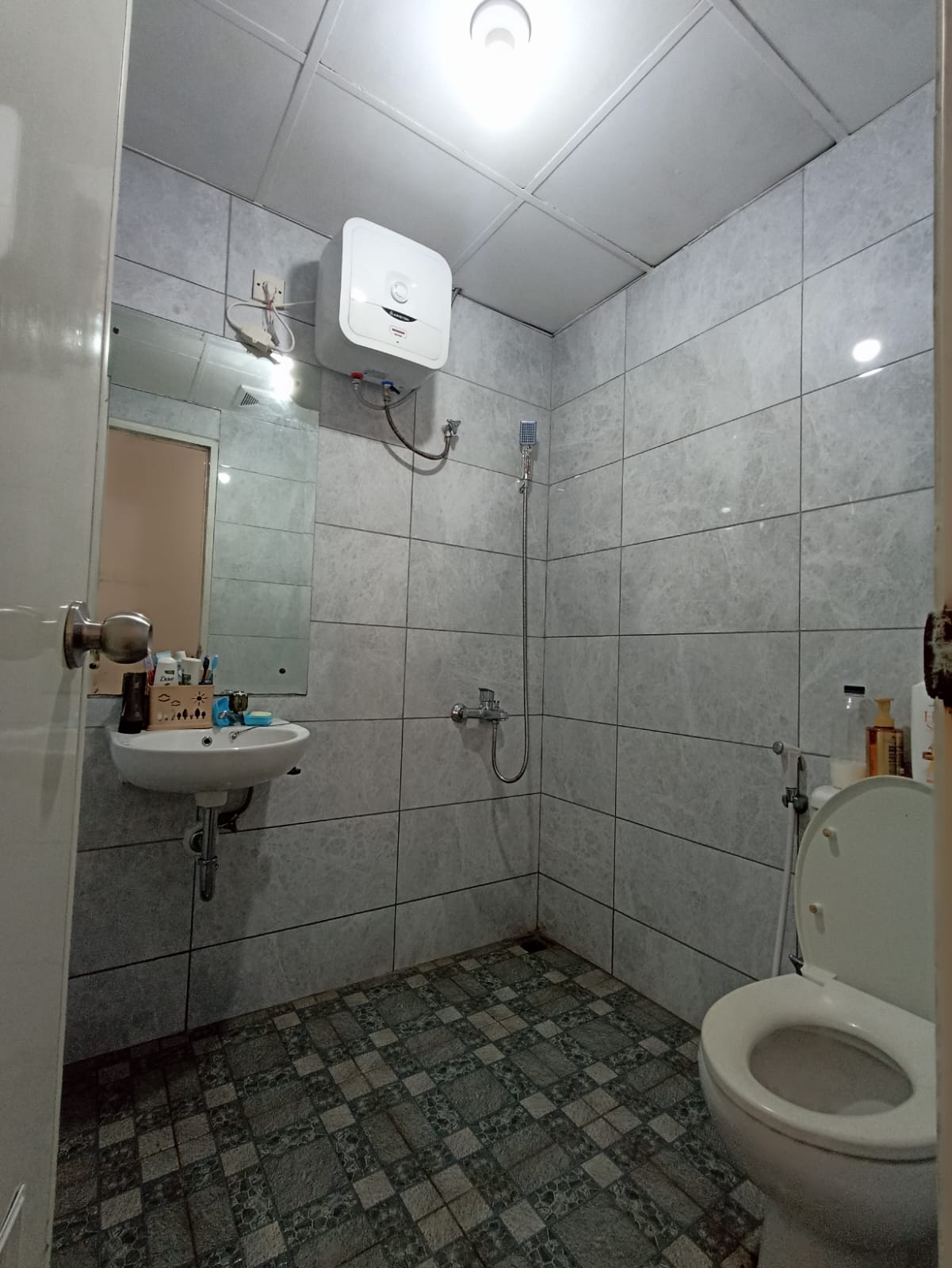 Jual apartemen strategis dan nyaman di Mediterania Garden,Jakbar