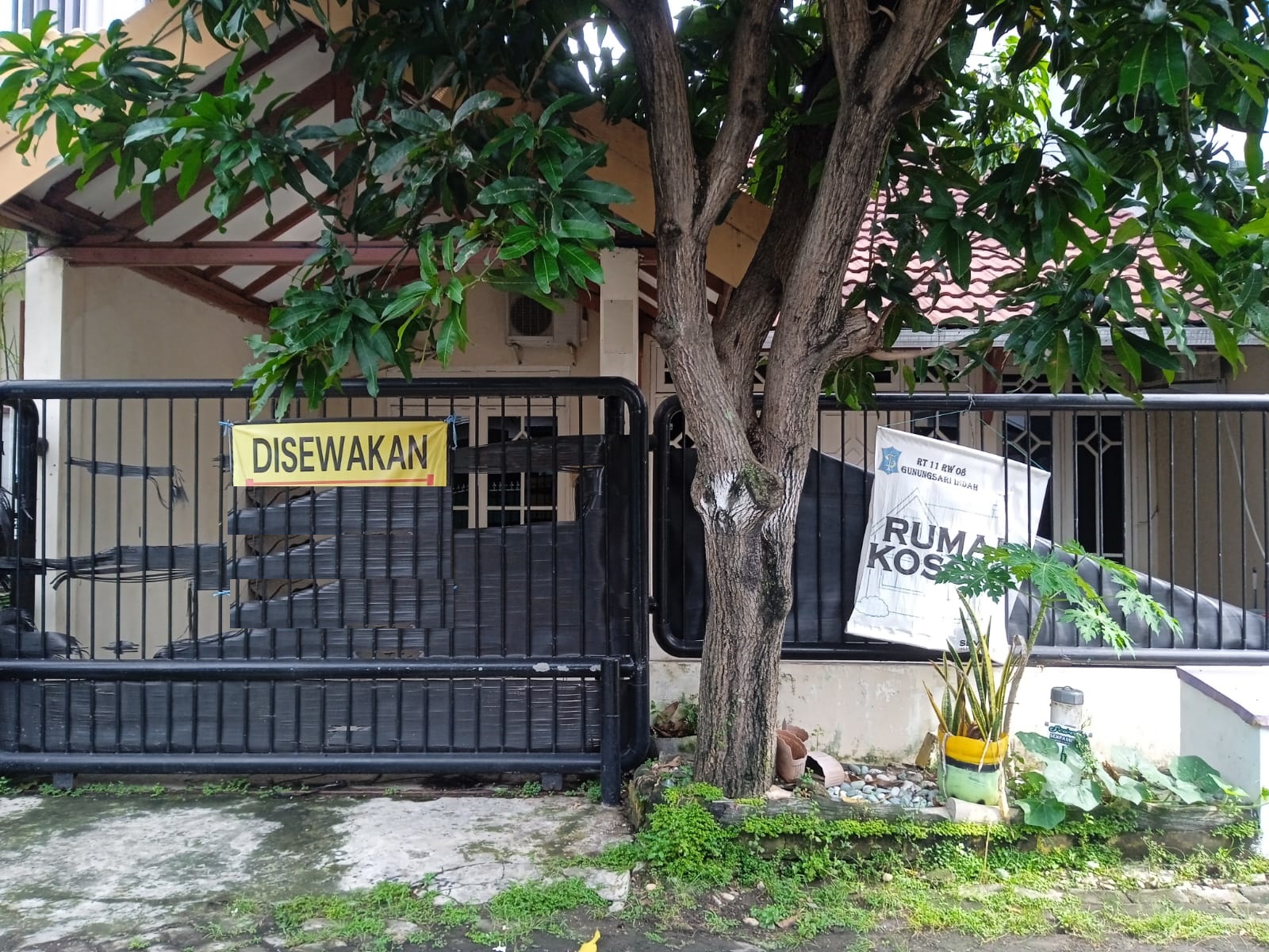 rumah disewakan gunungsari indah surabaya