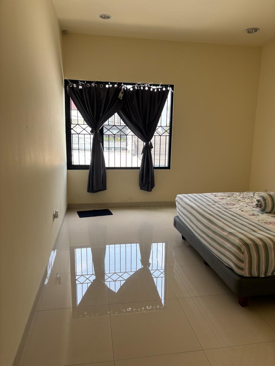 Dijual Rumah di Jl.Penyelesaian Tomang, Kembangan, Jakarta Barat