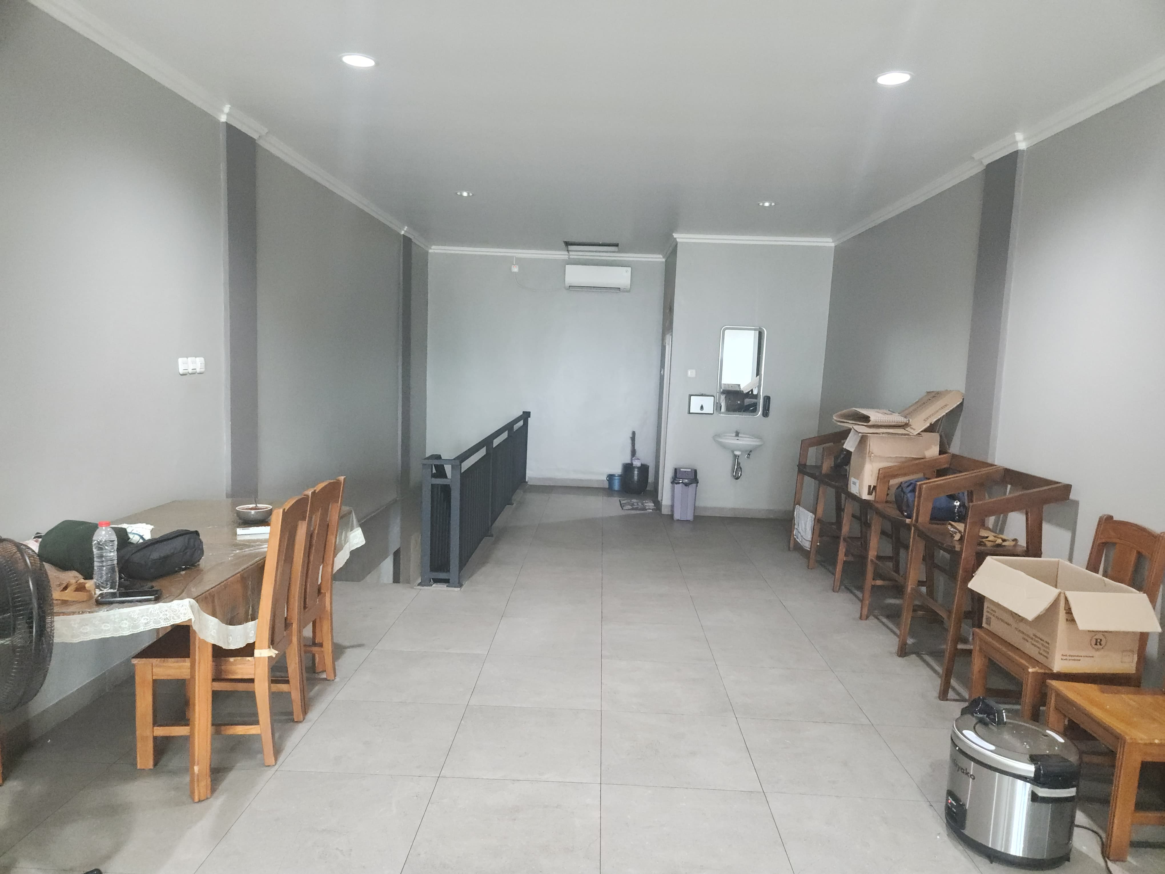 Jual ruko full furnished dan strategis di Bekasi Town Square