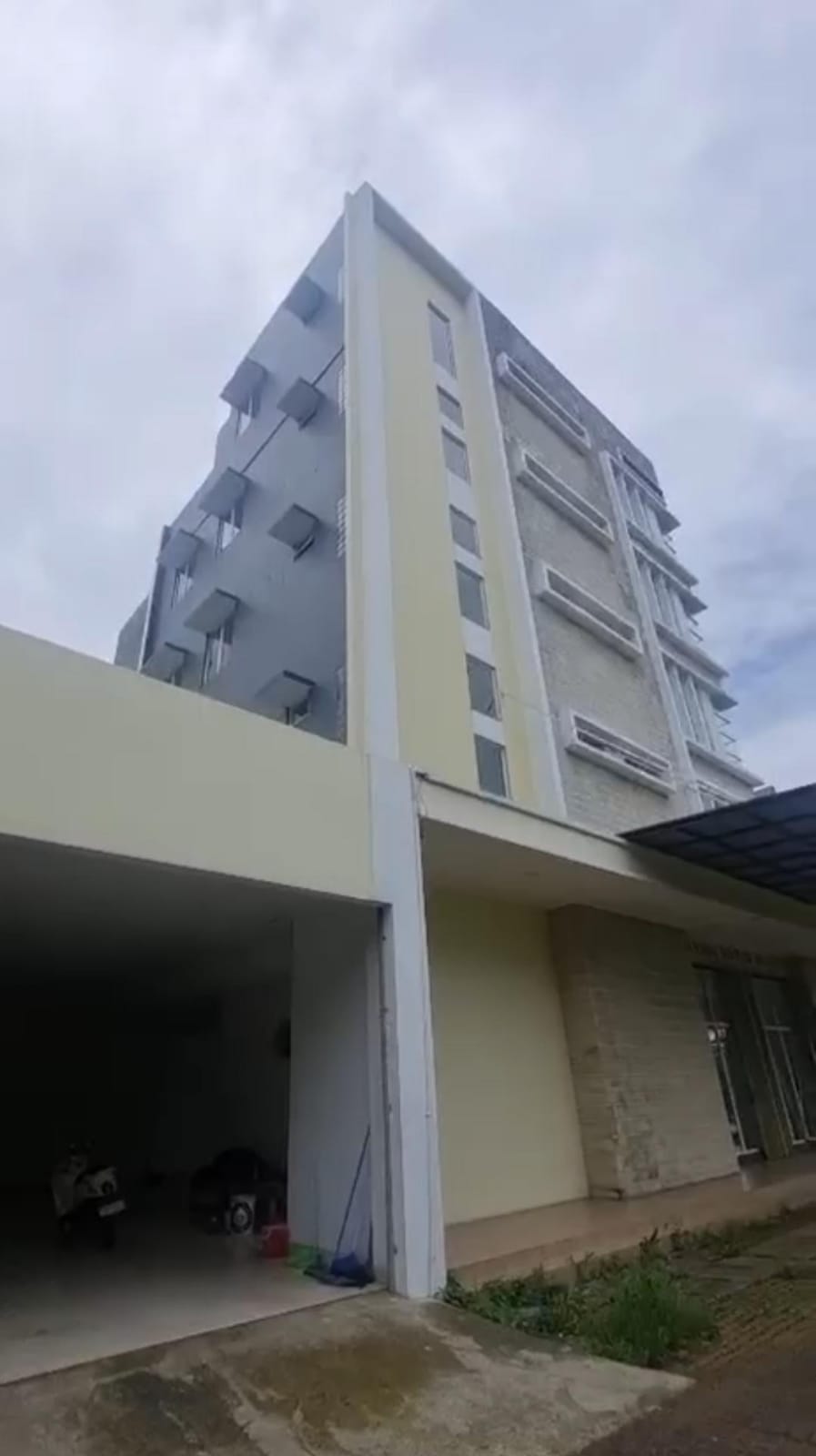 Dijual Ruko Posisi Hook Bagus Strategis di Mega Boulevard Bekasi