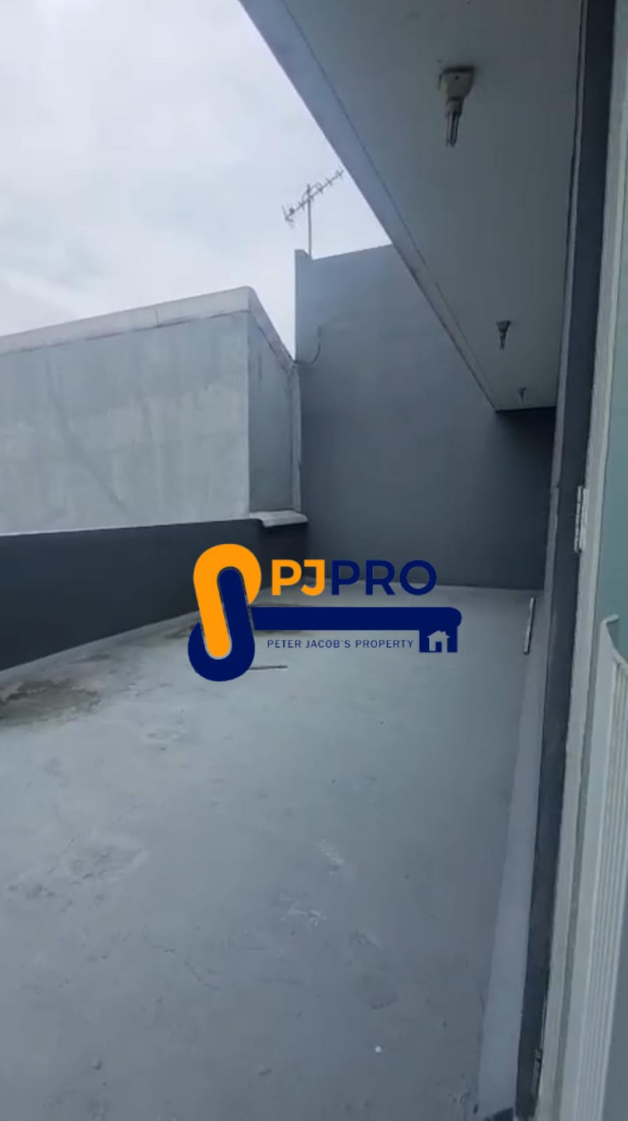 Dijual Ruko Posisi Hook Bagus Strategis di Mega Boulevard Bekasi