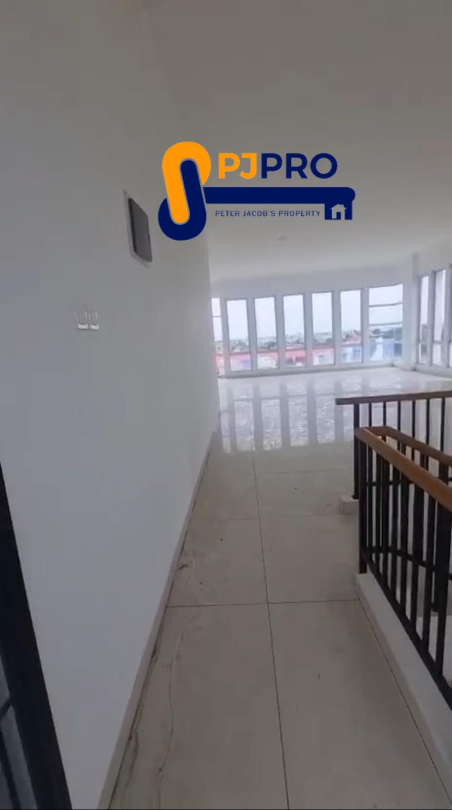 Dijual Ruko Posisi Hook Bagus Strategis di Mega Boulevard Bekasi