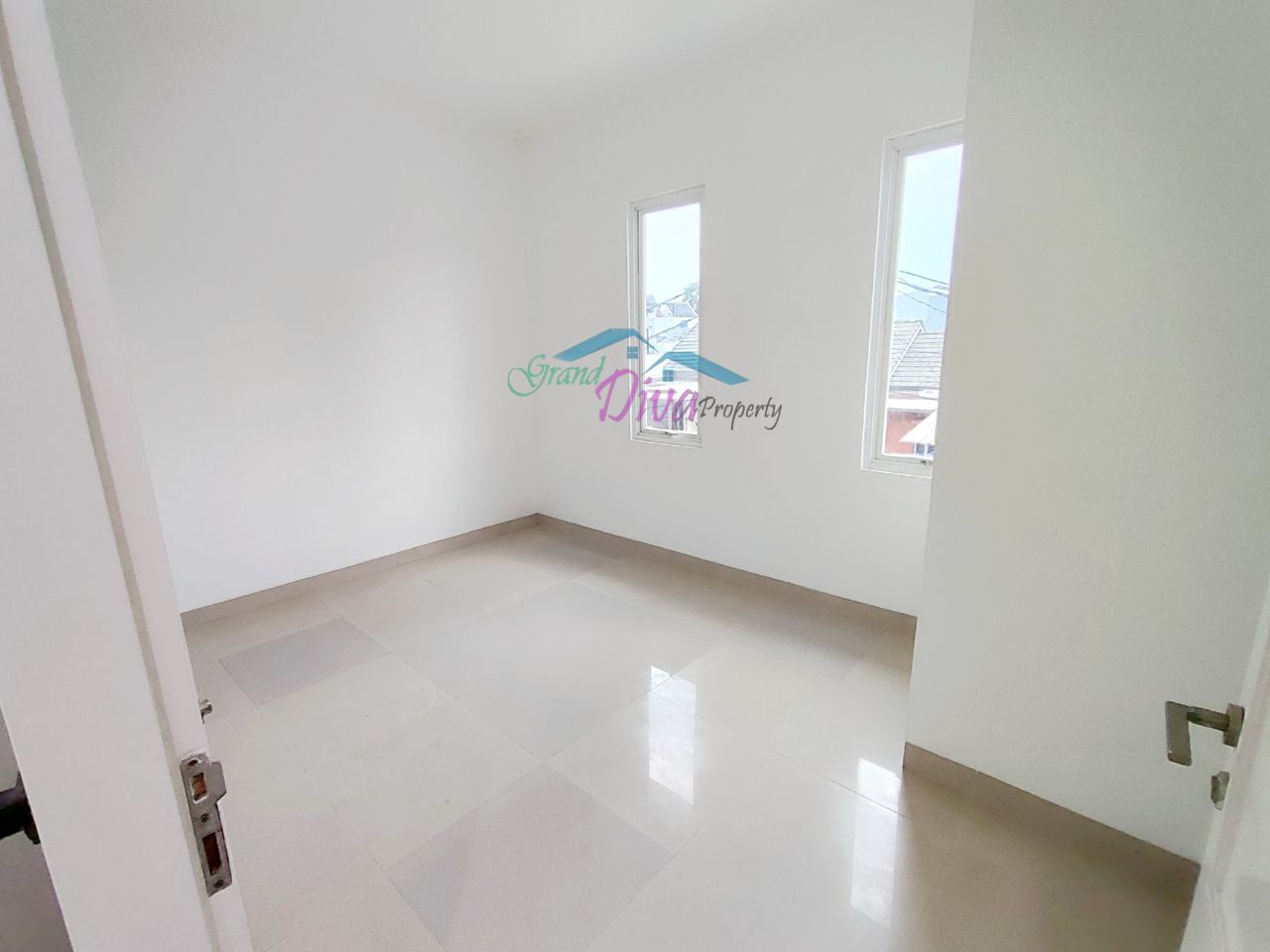 RUMAH BAGUS BARU RENOVASI DI PERUM GRAND SERPONG RESIDENCE 2