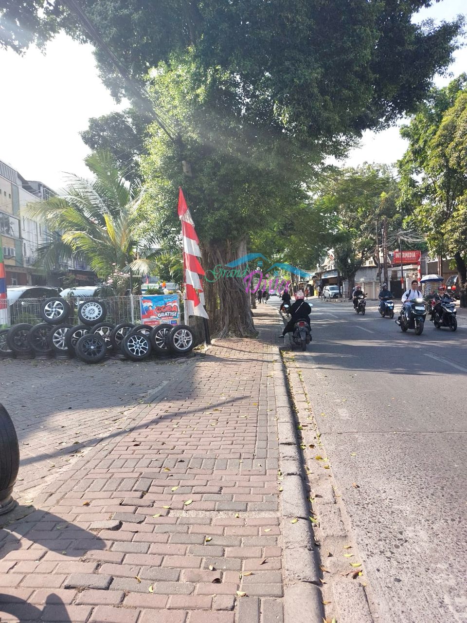 RUKO LOKASI STRATEGIS dan SUDAH SHM DI MALAKA COUNTRY JAKARTA