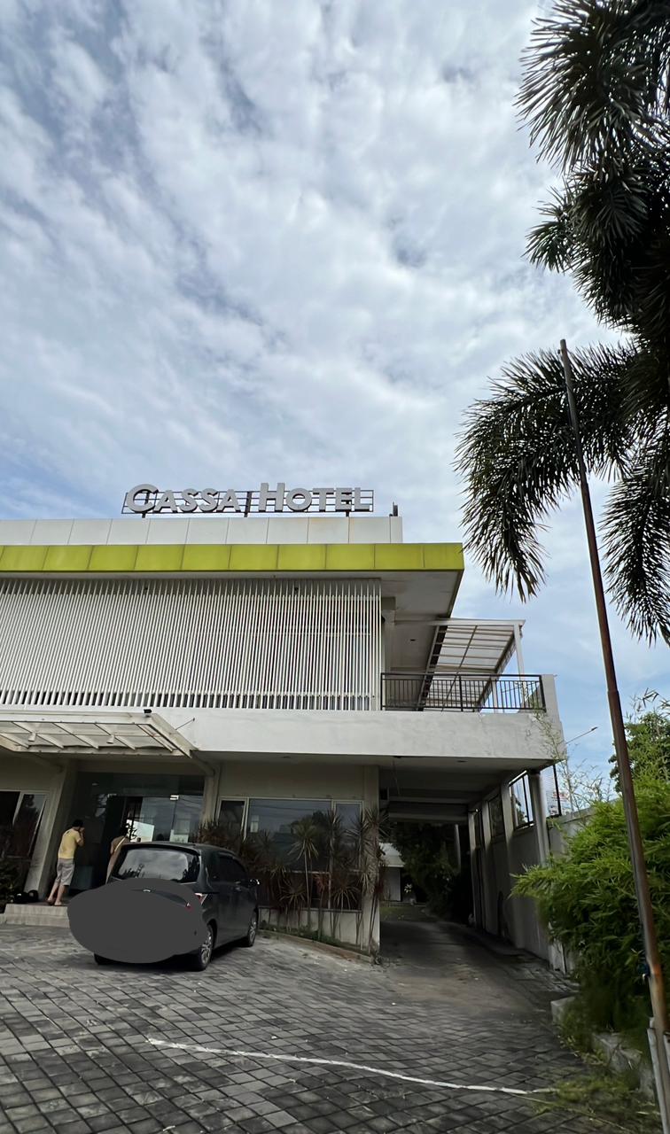 Gedung Eks Hotel Nempel Jl Raya MERR Strategis Harga Termurah