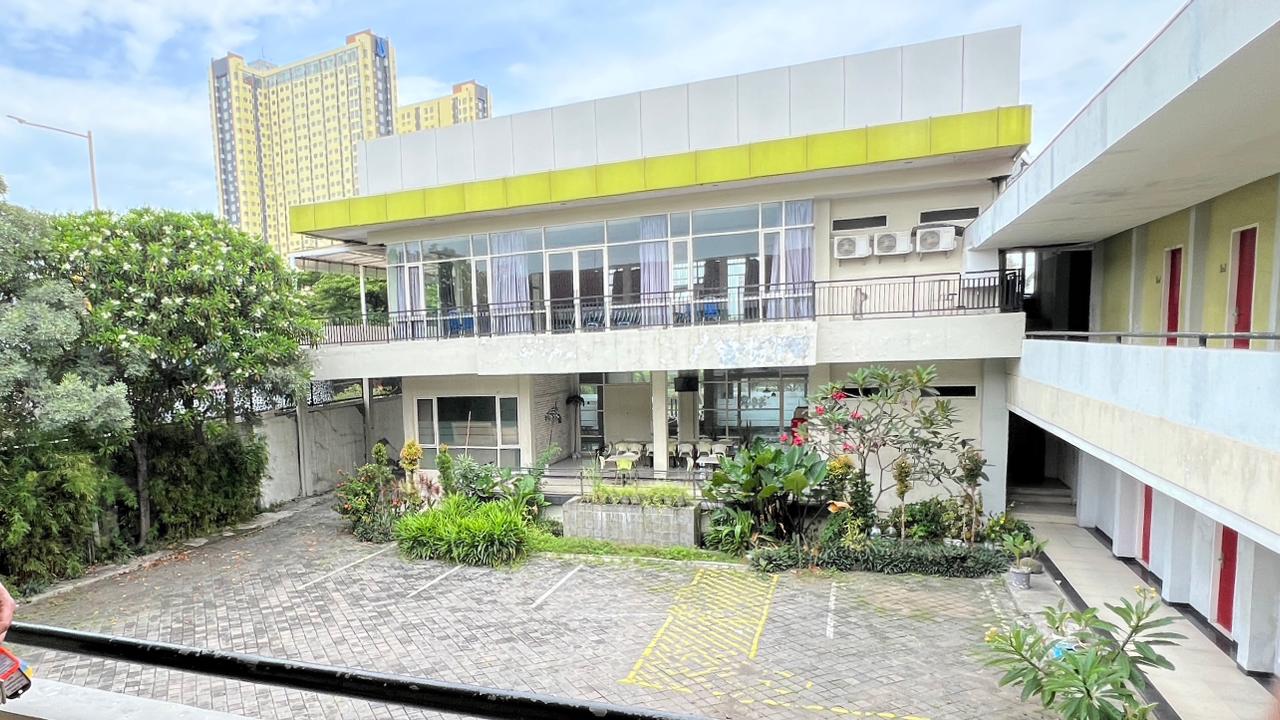 Gedung Eks Hotel Nempel Jl Raya MERR Strategis Harga Termurah