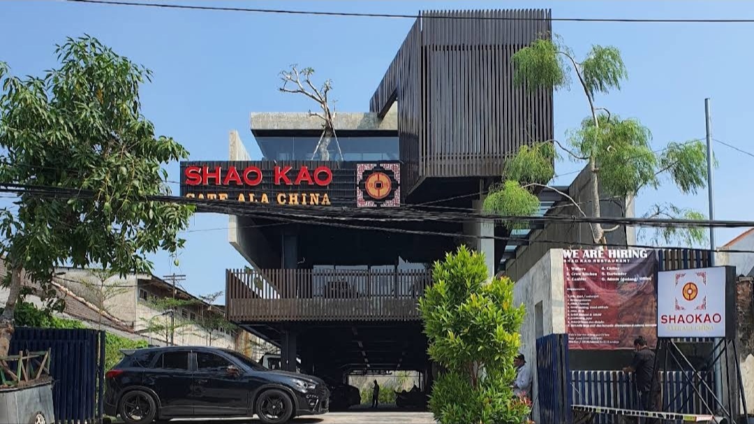 Gedung Usaha Komersial Eks Resto Raya HR Muhammad Surabaya Barat