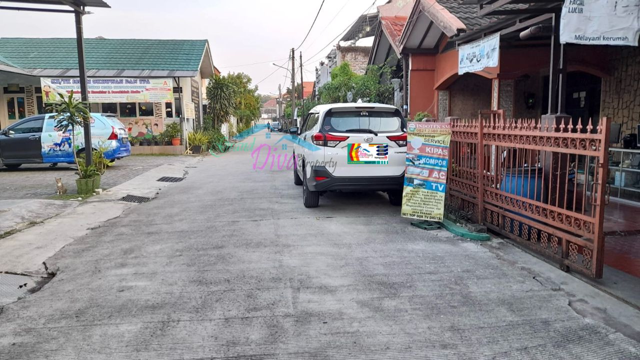 RUMAH 2 LANTAI  DI PERUMAHAN MASNAGA JAKASAMPURNA BEKASI