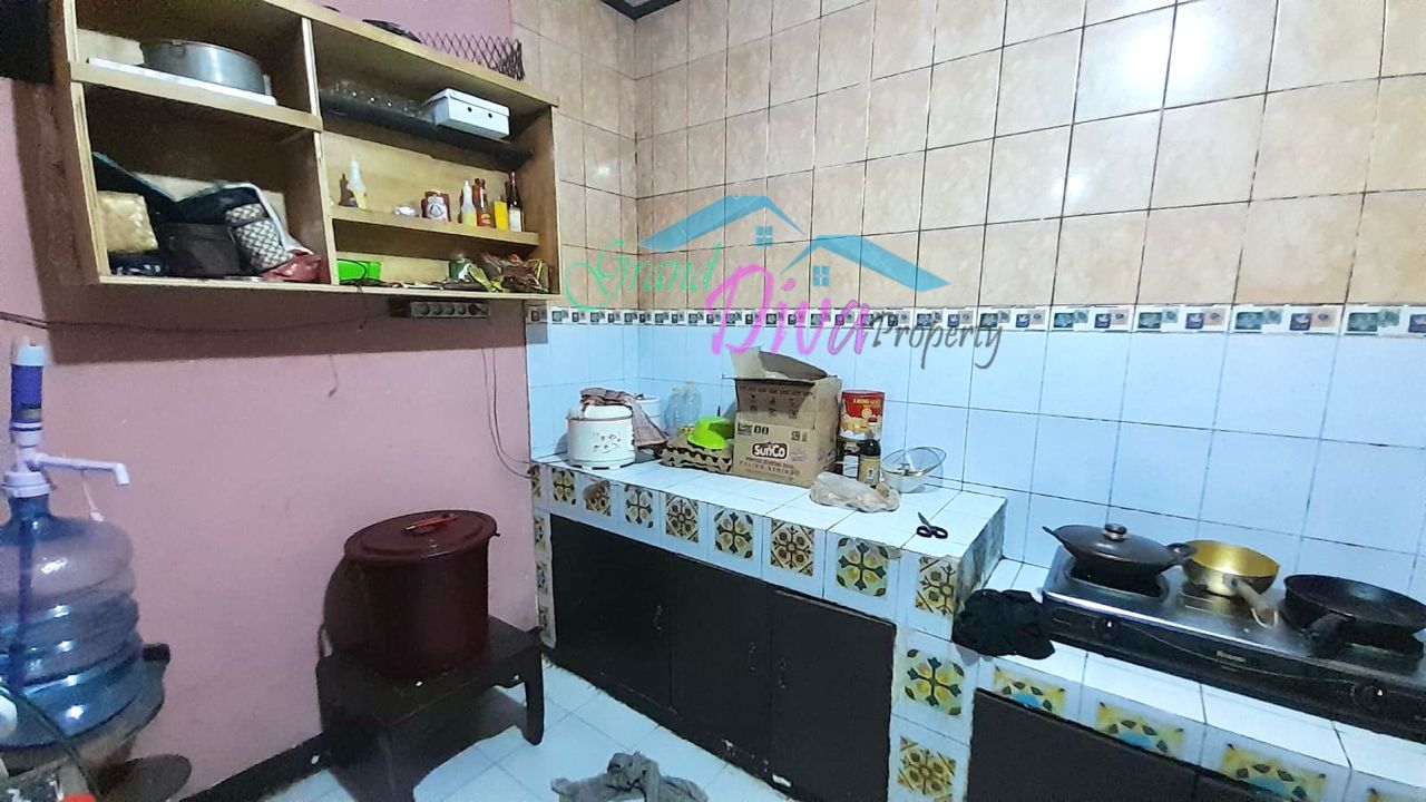 RUMAH 2 LANTAI  DI PERUMAHAN MASNAGA JAKASAMPURNA BEKASI