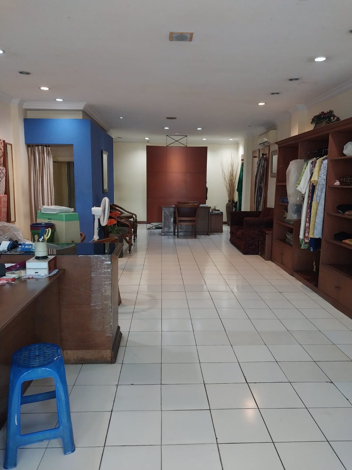 Jual ruko strategis dengan tempat tinggal di Bona Indah Plaza