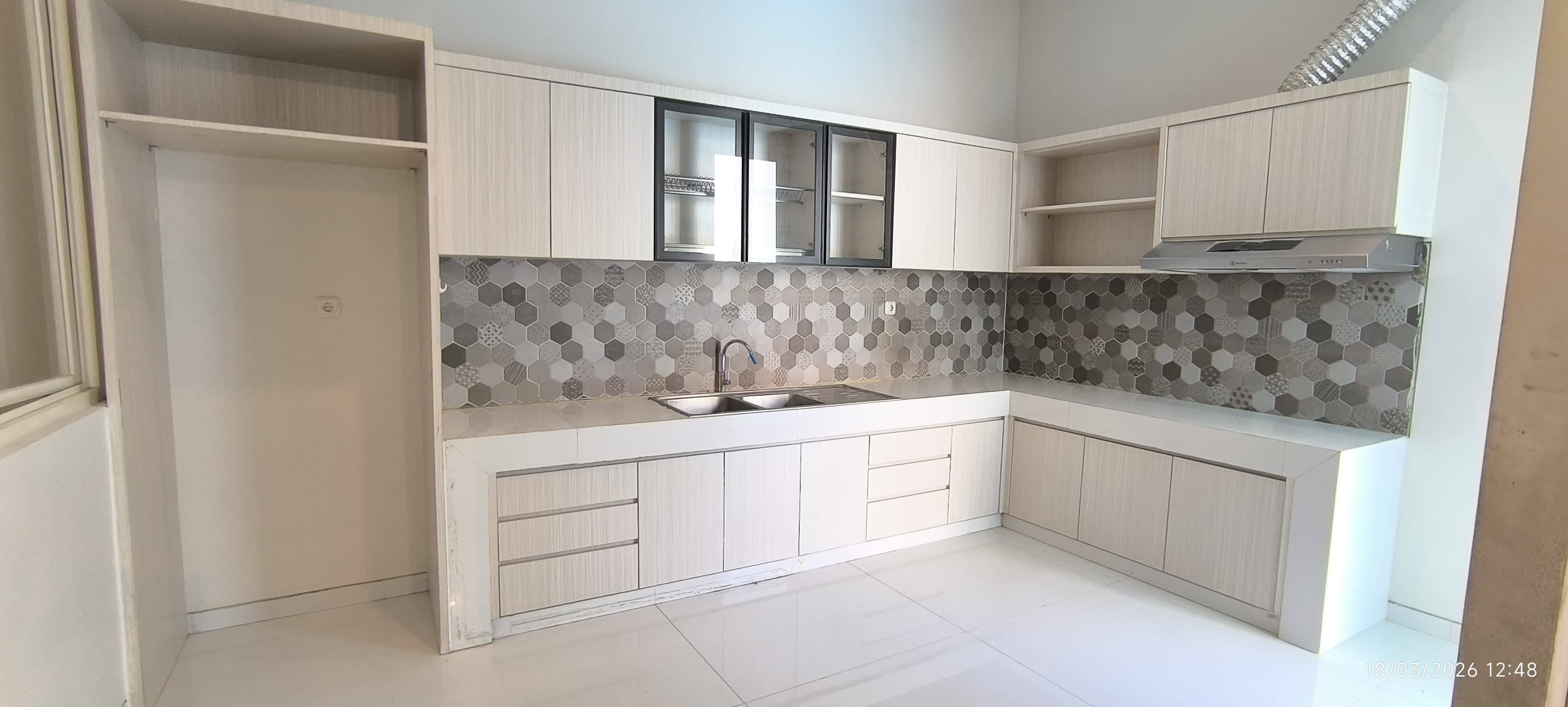 SEWA RUMAH SOMERSET, CITRALAND minimalis, fullfurnish