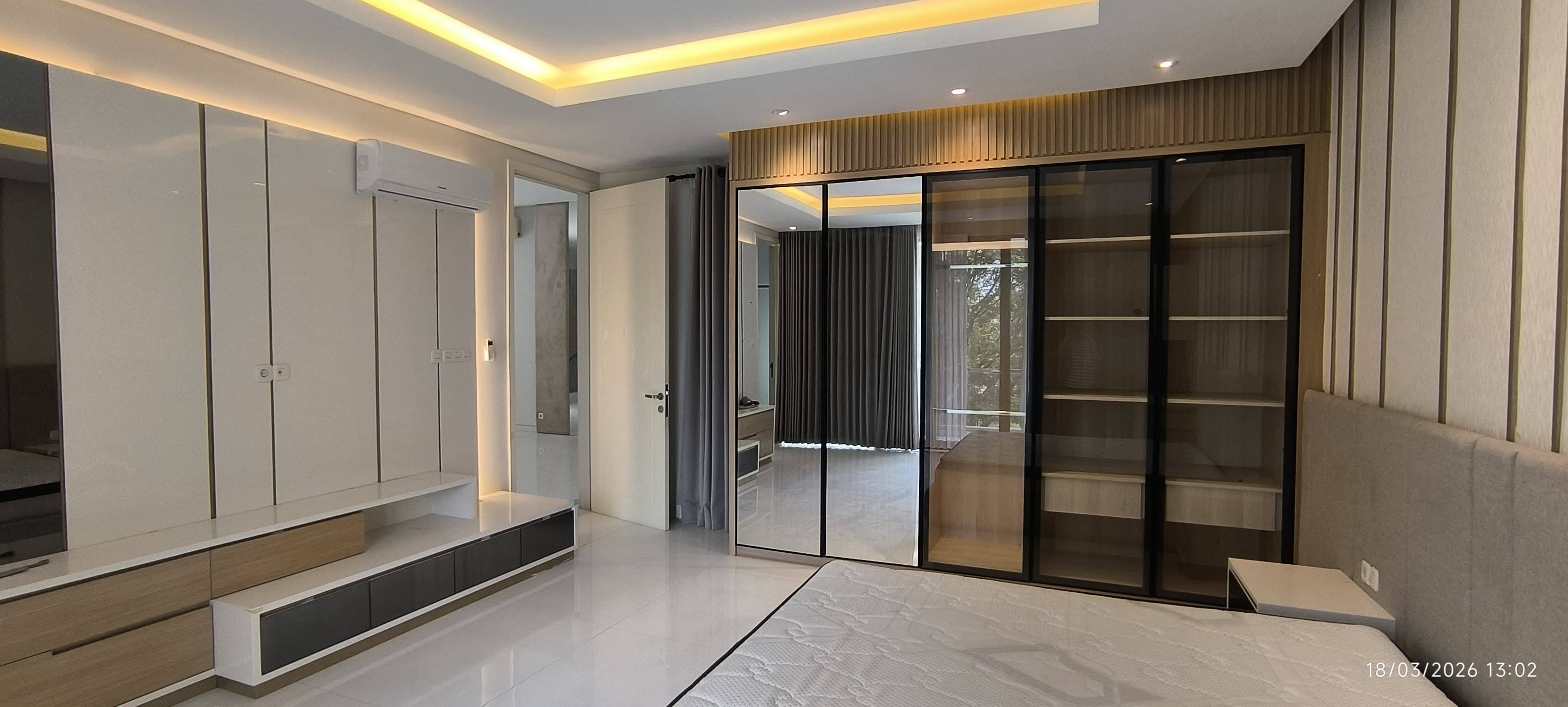 SEWA RUMAH SOMERSET, CITRALAND minimalis, fullfurnish